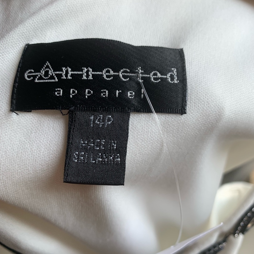 Embellished neckline black/ivory dress - Picture 6 of 6